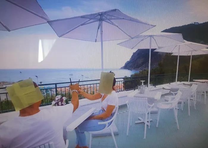 Monterosso In Servano's * 蒙特罗索阿尔马雷